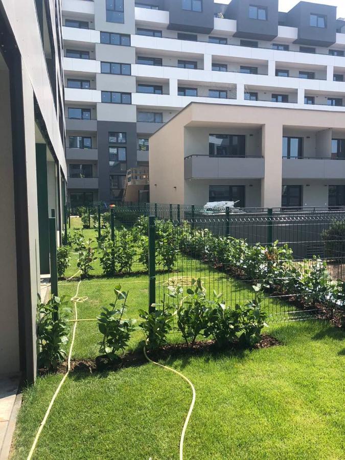 Garden Apartman Radnica - Private Parking Included Кошице Екстериор снимка
